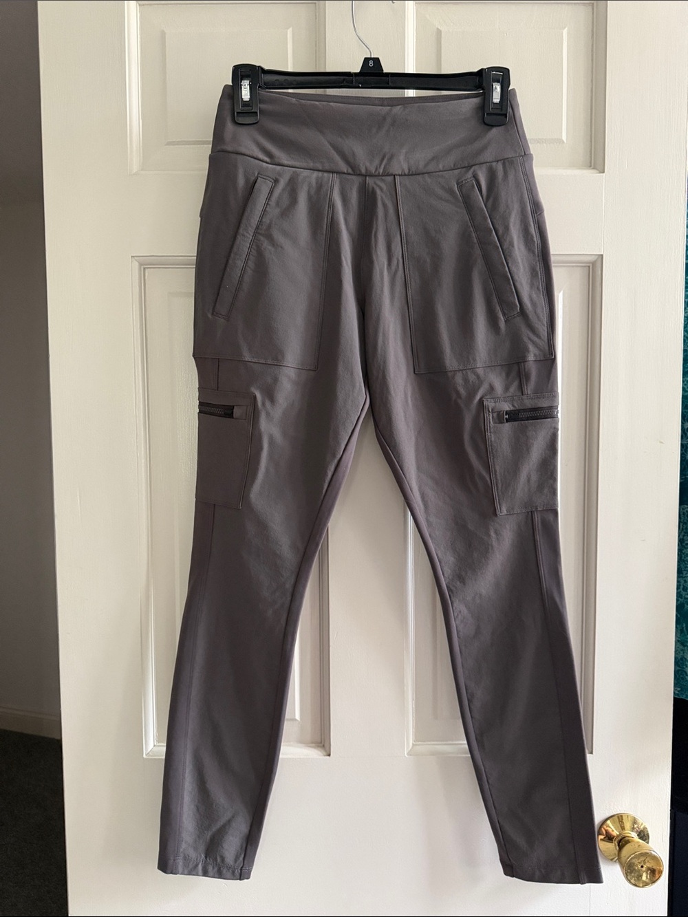 Women’s Athleta Nylon/Spandex Headlands Hybrid Cargo Leggings